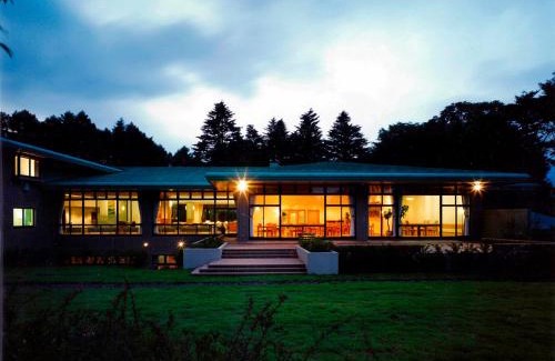 Kitasaku-gun Hotel | Artful Getaway at Karuizawa Club with Family-Friendly Dining