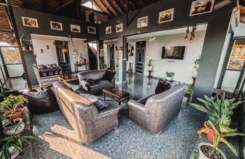 Palampur Bed & Breakfast | Highly Rated Karvaan B&B - Family & Pet-Friendly Stay