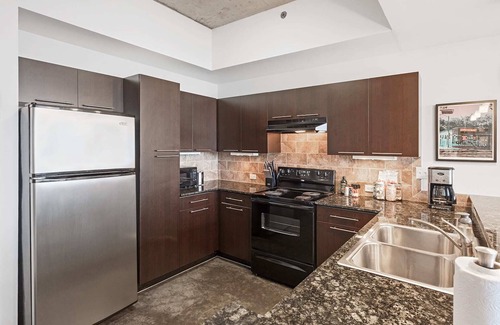 Second Street District Apartment | Experience Breathtaking Views and Pet-Friendly Comfort in Austin