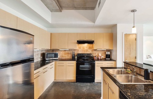Second Street District Apartment | Experience Breathtaking Views and Pet-Friendly Comfort in Austin