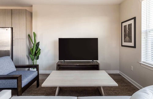 Charlotte Apartment | Top-Rated Kasa: Pet Friendly 1 Bedroom with Great Amenities