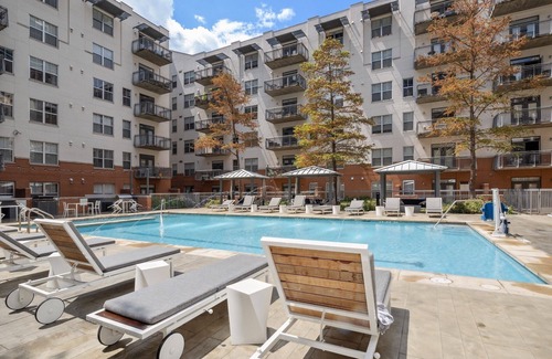 Second Street District Apartment | Top-Rated Kasa Downtown Austin: Pet-Friendly Oasis Awaits