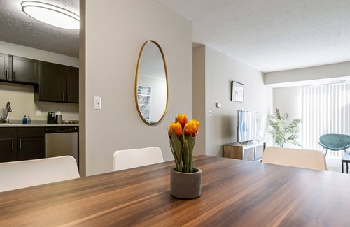 Northeast South Bend Apartment | Relax at Kasa Downtown South Bend with Pool & Breakfast
