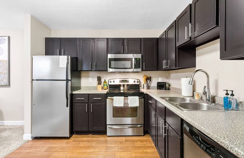 Northeast South Bend Apartment | Relax at Kasa Downtown South Bend with Pool & Breakfast