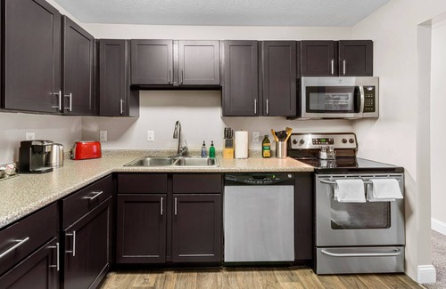 Northeast South Bend Apartment | Relax at Kasa Downtown South Bend with Pool & Breakfast