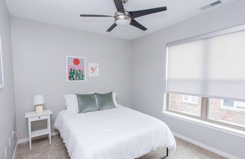 DeBaliviere Place Apartment | Family-Friendly Kasa: 2BD Retreat Near Zoo & Forest Park