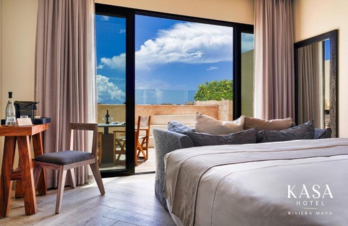 Puerto Aventuras Hotel | Discover KASA Hotel Riviera Maya: Pet-Friendly Paradise