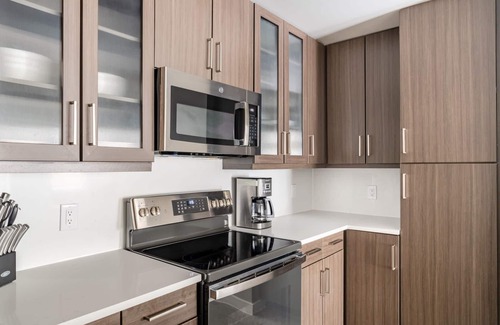 Second Street District Apartment | Stylish 1BD Retreat, Pet-Friendly & Steps from 2nd Street