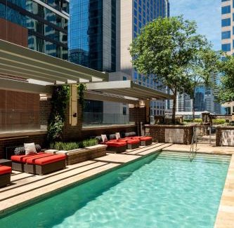 Waller Creek District Apartment | Explore Kasa Lady Bird Lake: Pet-Friendly & Scenic Retreat
