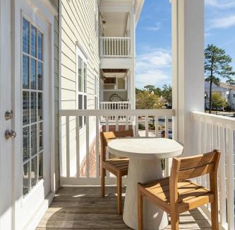 Wilmington Apartment | Inviting Kasa Southside Wilmington: Family-Friendly & Pool Access