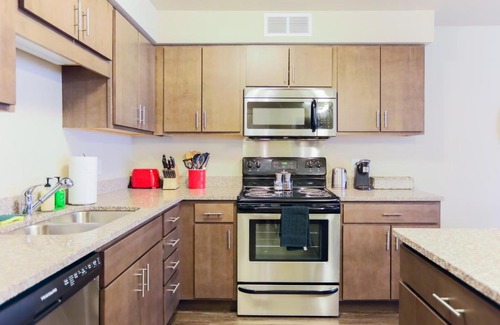 Whittier Apartment | Pet-Friendly Kasa Uptown Minneapolis: 4-Star Comfort Awaits