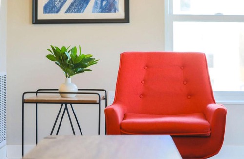 Whittier Apartment | Pet-Friendly Kasa Uptown Minneapolis: 4-Star Comfort Awaits