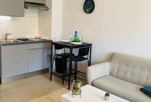 Villeboeuf - Fauriel - Vivaraize Apartment | Convenient KASA VOYTIER with Private Parking & Free Wifi