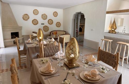 Chwiter Villa | Relax at Kasbah LINAH: Family-Friendly with Pool Access