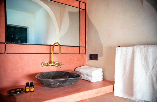 Tarmigt House | Discover Kasbah Zitoune: Family-Friendly with Pool & Spa