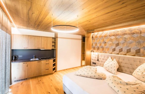 Zellberg Hotel | Guest Rated: Kashütte Hochzillertal with Pet-Friendly Stay