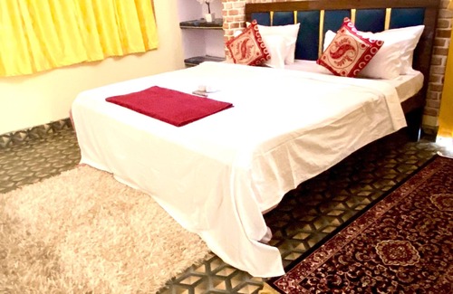 Varanasi Hotel | Kashi hotel in Varanasi near kashi vishwanth temple