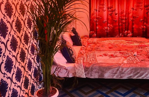 Varanasi Hotel | Kashi hotel in Varanasi near kashi vishwanth temple