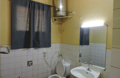 Ngorongoro Conservation Area Hotel | Budget-Friendly Kasi Tembo Rest House with Family Amenities