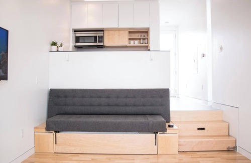 Austin Bed & Breakfast | Cozy Kasita Tiny Home with Kitchen & Breakfast Options