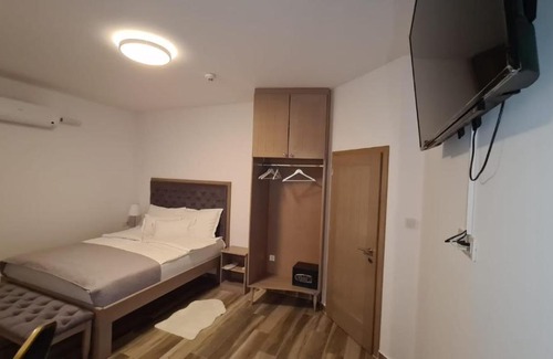 Kraljevec Sesvetski House | Inviting KASNAR ROOMS: Family-Friendly with Breakfast Included