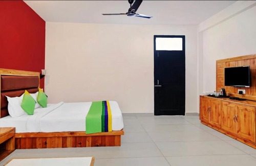 Kasol Hotel | Family-Friendly Stay at Kasol Pacific with Kitchen Access