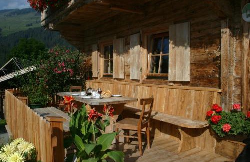 Kirchberg in Tirol Apartment | Pet-Friendly Getaway at Kasperbauer - Rated 9.2/10