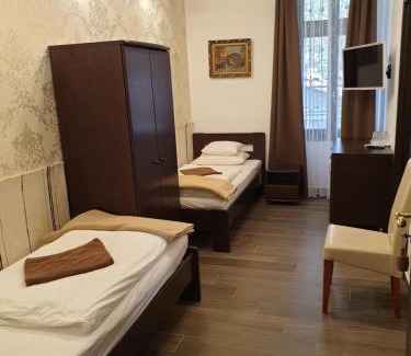 Szeged Hotel | Book Your Stay at Kastélykert Fogadó: Family-Friendly Amenities