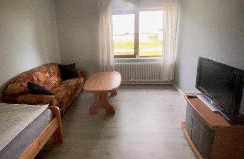 Beidenfleth House | Oceanfront Kastanienhof Gästewohnung for Family Getaways