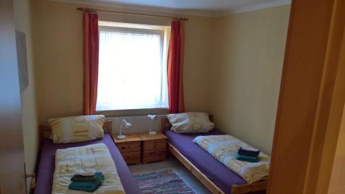 Schlotfeld Apartment | Pet-Friendly Kastanienhof Holländer with Oceanfront Views