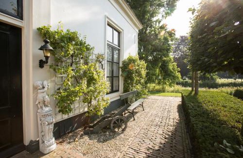 Municipality of Brummen Hotel | Enchanting Kasteel Engelenburg: Family-Friendly Retreat