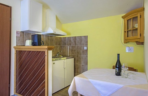Martinski Apartment | Cozy Kastel Pineta: Perfect Apartment in Sveti Martin