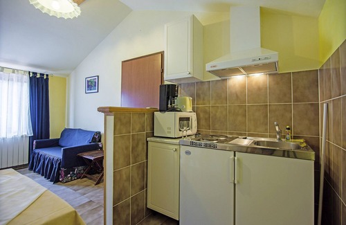Martinski Apartment | Cozy Kastel Pineta: Perfect Apartment in Sveti Martin