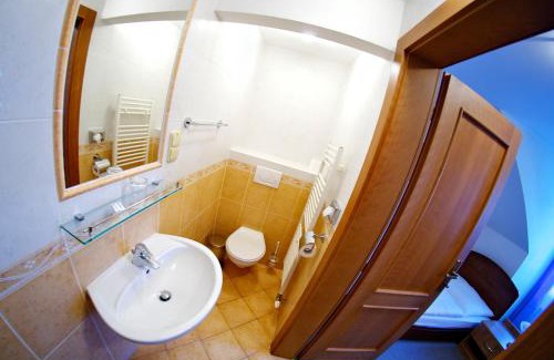 Lucivna Hotel | Family-Friendly Kastiel Lucivna with Great Guest Ratings