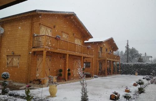 Ampelokipi Ski Chalet | Experience Comfort at Kastor Chalets with Ocean Views