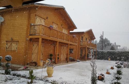 Ampelokipi Ski Chalet | Experience Comfort at Kastor Chalets with Ocean Views