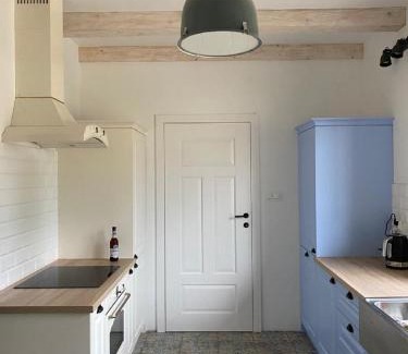 Mezowo House | Pet-Friendly Oceanfront Escape: Kaszubski Dom Podcieniowy Bohema