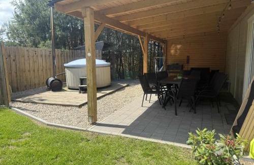 Sulecki Borek House | Experience Domek Oliwkowy: Balia & Jacuzzi in Kaszuby