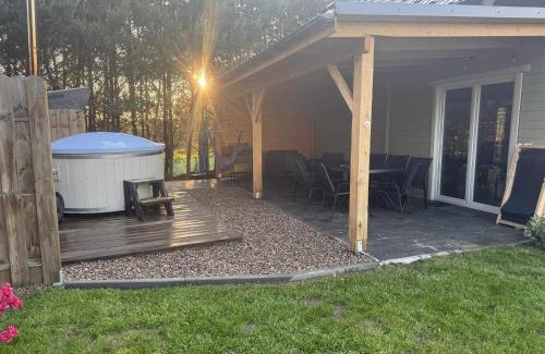 Sulecki Borek House | Experience Domek Oliwkowy: Balia & Jacuzzi in Kaszuby