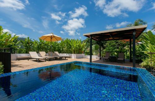 Kata Apartment | Elegant Kata Gardens Penthouse with Oceanfront Views