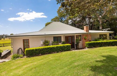 Coomba Bay House | Katandra Homestead: Tranquil Retreat on Wallis Lake