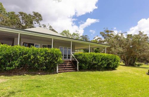 Coomba Bay House | Katandra Homestead: Tranquil Retreat on Wallis Lake
