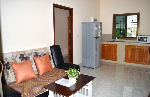 Phongprasan Hotel | Top-Rated Kate House Bangsaphan with Family-Friendly Amenities