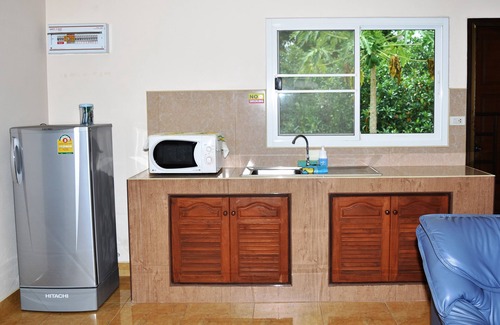Phongprasan Hotel | Top-Rated Kate House Bangsaphan with Family-Friendly Amenities