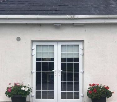 Clomantagh Bed & Breakfast | Discover Kate's Rest: Family-Friendly and Wheelchair Accessible