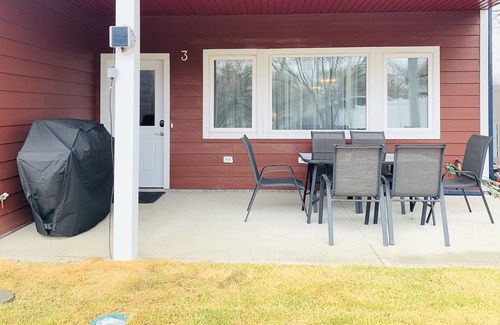 Katepwa Beach House | KATEPWA LAKE-HOME AWAY FROM HOME (condo 3)