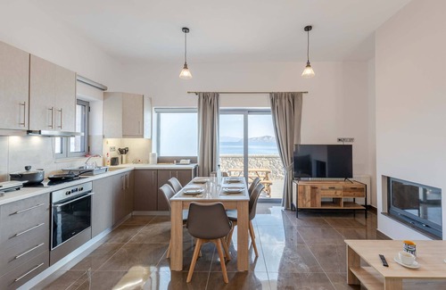 Monemvasia House | Katerinas Villa 1 - Monemvasia Beachfront Serenity