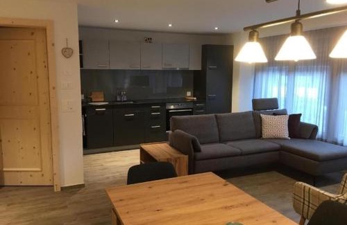 Wengen Apartment | Top-Rated Chäs-Gruebi Wohnung "Hirsch" for 2-4 Guests
