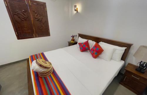 Trincomalee Bed & Breakfast | Pet-Friendly Kathircholai: Oceanfront Retreat with Pool