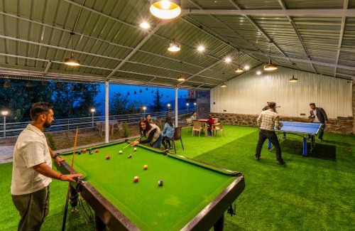 Theog Hotel | Kathkuni by Jomotel - A Pure Veg Boutique Stay